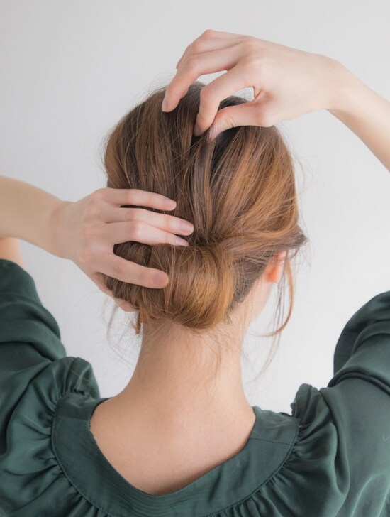 画像 8 着物やドレスに似合う お呼ばれシニヨンヘアの作り方 ヘアアレンジ All About