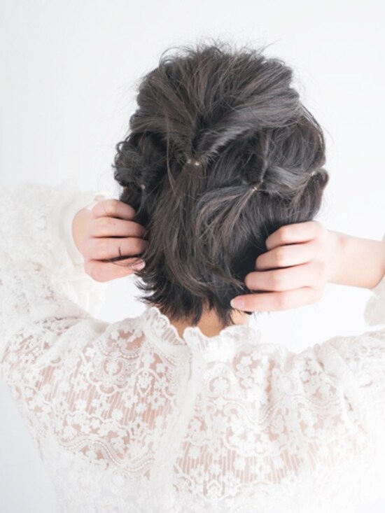 画像 6 19 不器用でも簡単 自分でできるお呼ばれボブアレンジ 結婚式 パーティーヘアアレンジ All About