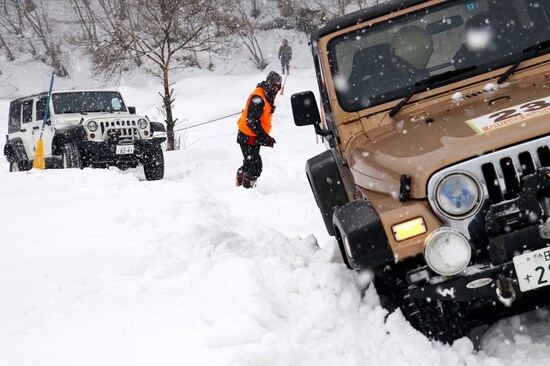 画像 2 9 雪道で車がスタックしたら 脱出方法とグッズを紹介 カーメンテナンス All About