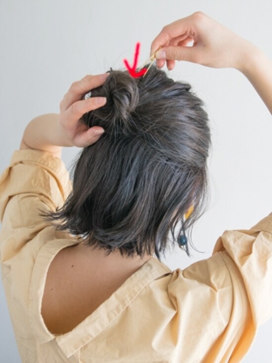 画像 7 21 自分で簡単 ボブでもできる低めのお団子ヘアの作り方 ヘアアレンジ All About