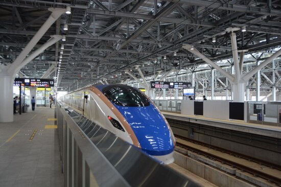北陸新幹線富山駅