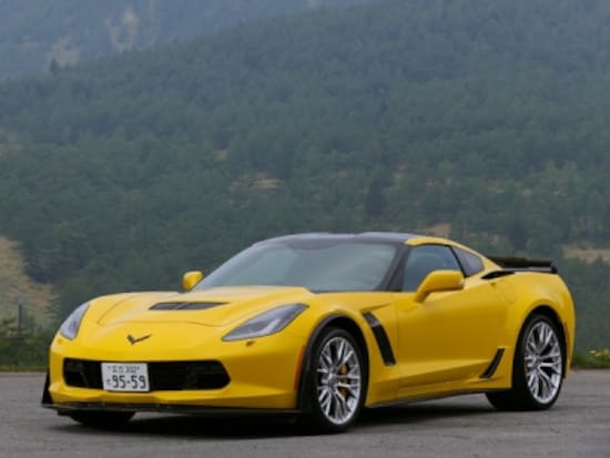 世界最高レベルのハイパフォーマンスFRスポーツ、シボレーのフラッグシップとなるクーペ&コンバーチブルのコルベット。7速MTはクーペの全グレードに用意、価格は942万~1425万円
