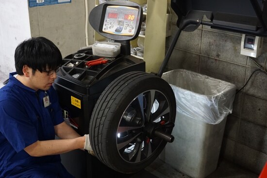 タイヤ交換作業
