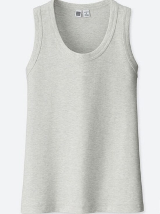 タンクトップ 1080円(税込)/UNIQLO(ユニクロ)