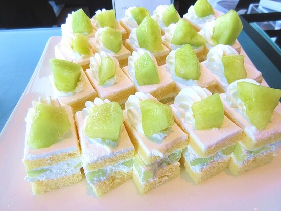 AWA LOUNGE メロンショートケーキ