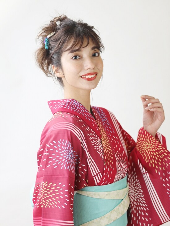 ミディアム浴衣・お団子×外ハネの簡単ヘアアレンジ