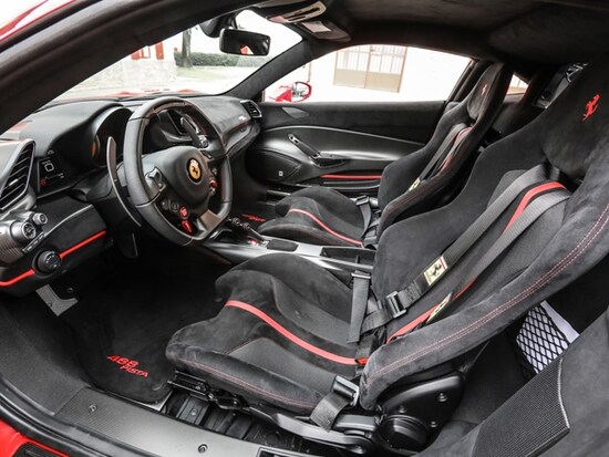 フェラーリ 488ピスタ