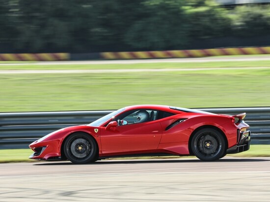 フェラーリ 488ピスタ