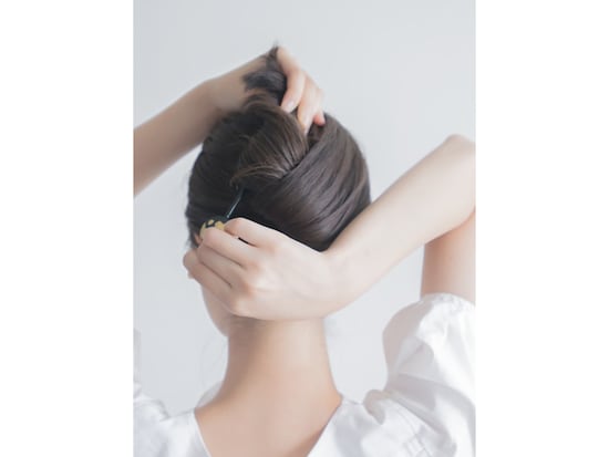 時計回りに回転させる