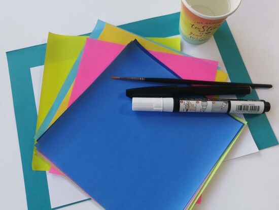 折り紙「ちぎり絵」で必要な材料は100均・文房具屋など身近な場所で手に入ります。