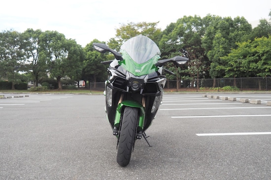 ニンジャH2 SX SEフロントビュー2