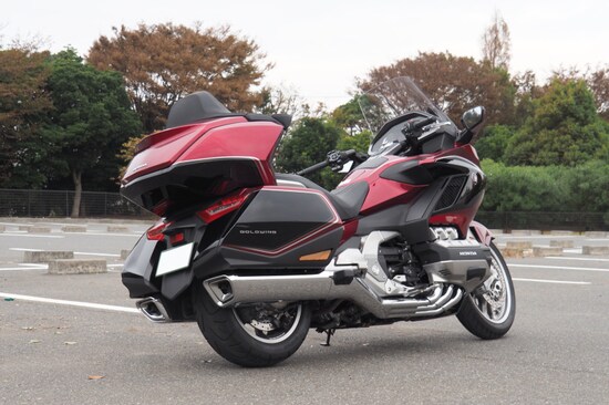 ゴールドウイング　リアビュー