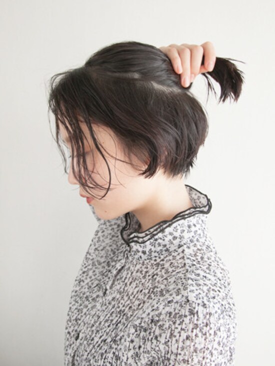 画像 2 19 ショートパーマの簡単ヘアアレンジ おしゃれに見えるおすすめ3つ ヘアアレンジ All About 画像 2 19 ショートパーマの簡単ヘアアレンジ おしゃれに見えるおすすめ3つ ヘアアレンジ All About