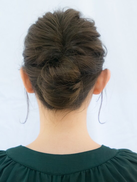 画像 4 30 くるりんぱで夜会巻き 結婚式もokの簡単アップヘアアレンジ ヘアアレンジ All About