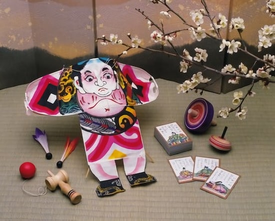 お正月工作・製作 無料で干支や鏡餅・凧が作れるペーパークラフト素材