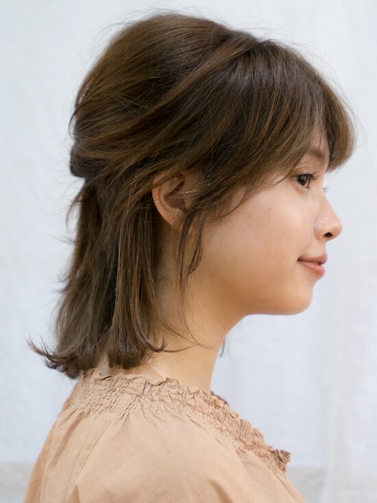 画像 13 41 丸顔に似合うヘアアレンジは 大人な髪型を紹介 ヘアアレンジ All About 画像 13 41 丸顔に似合うヘアアレンジは 大人な髪型を紹介 ヘアアレンジ All About