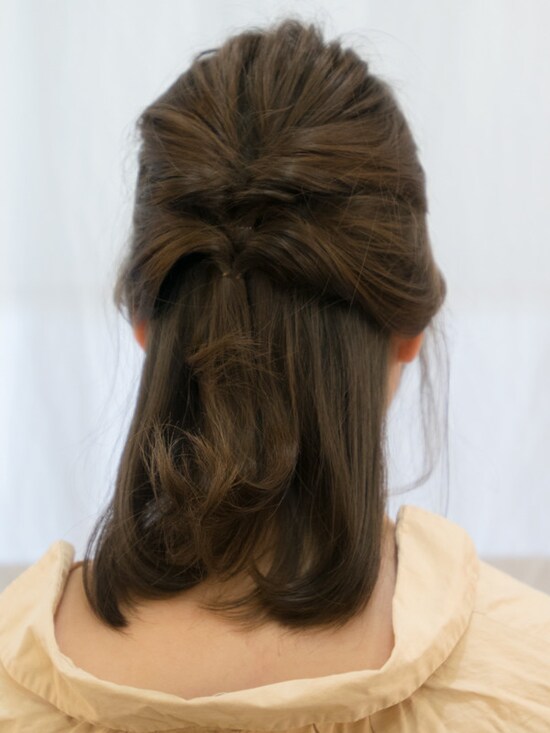 画像 9 27 ミディアムヘアのまとめ髪 くるりんぱとお団子のアレンジ ヘアアレンジ All About 画像 9 27 ミディアムヘアのまとめ髪 くるりんぱとお団子のアレンジ ヘアアレンジ All About