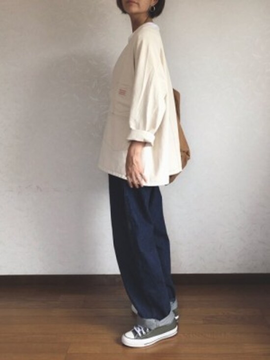 デニムなのにカーブのゆるやかなラインが新鮮 出典:WEAR