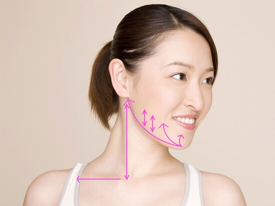  親指の爪が肌に当たらないように、指の腹で優しく刺激