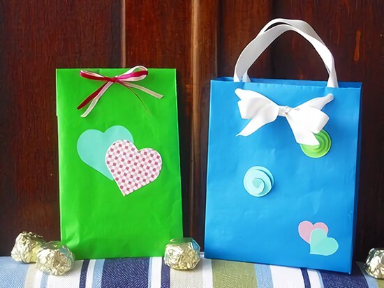 バレンタインラッピング手作り 画用紙のペーパーバッグ