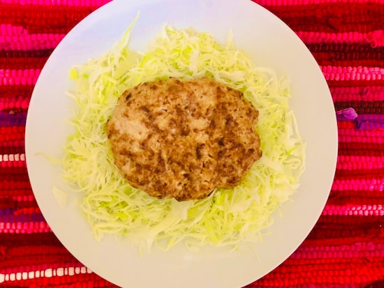 レンチン2分でOK。千切りキャベツをそのまま添えてもgood!