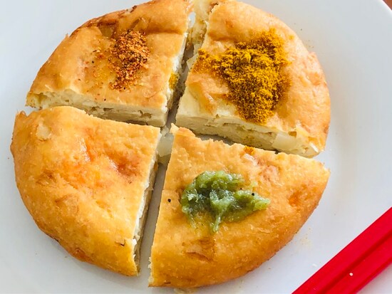 カレー粉、わさび、七味唐辛子、ラー油＆酢で、彩と味のアクセントを。