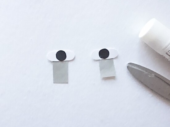 しかけ貯金箱の作り方手順、目を作る