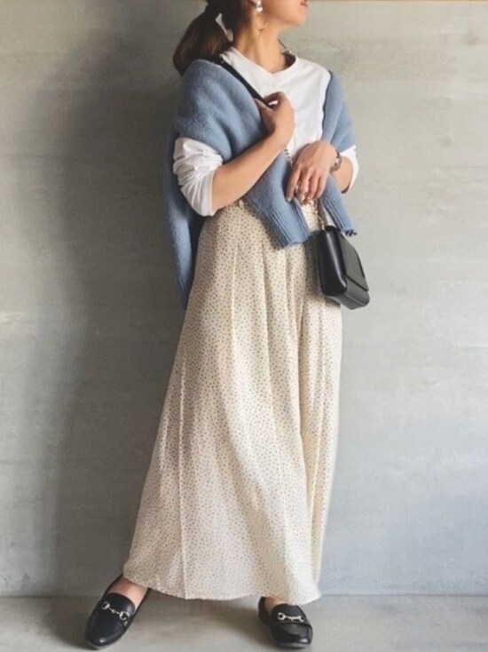 無地見えする細かな柄なので大人も取り入れやすい　出典：WEAR