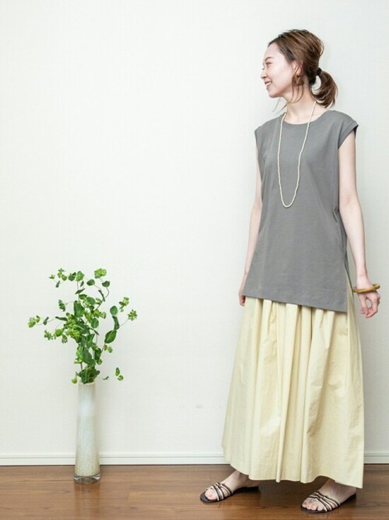 ネックレスで目線を上げるとさらに効果的です　出典：WEAR