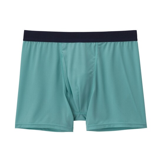 メッシュ素材には夏らしい明るい色もあり