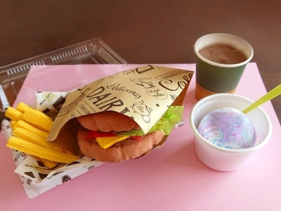 ハンバーガー屋さんごっこセットを軽量紙粘土で手作り