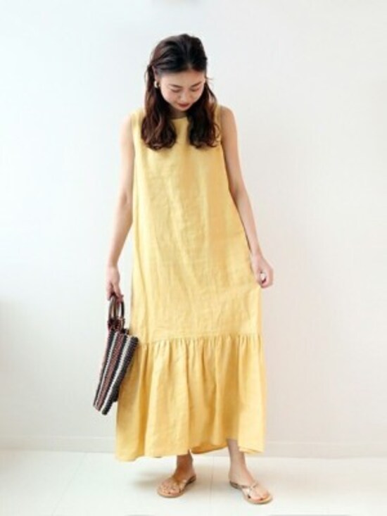 イエローアイリスのマキシ丈ワンピース 出典:WEAR