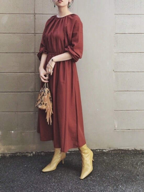 ギャザー入りのとろみワンピはなんとGU！プチプラでも見つかります　出典：WEAR