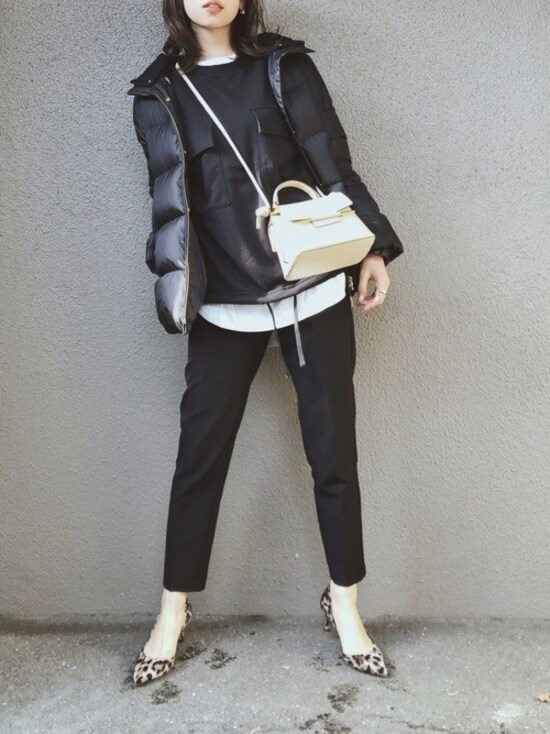 メンズスウェットは黒を選んで大人なコーデに　出典：WEAR