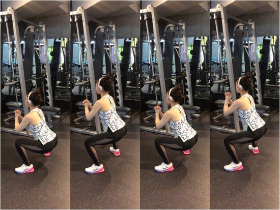 少し早く小刻みにスクワットします。