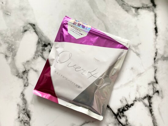 「フェイスマスク ルルルンOver45 アイリスブルー」10枚入りはジップ付き