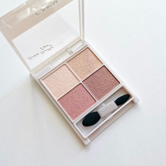 キャンメイク シルキースフレアイズ 02（税抜750円）