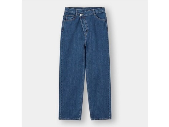 GU  クロスフロントジーンズ  2490円（税込）