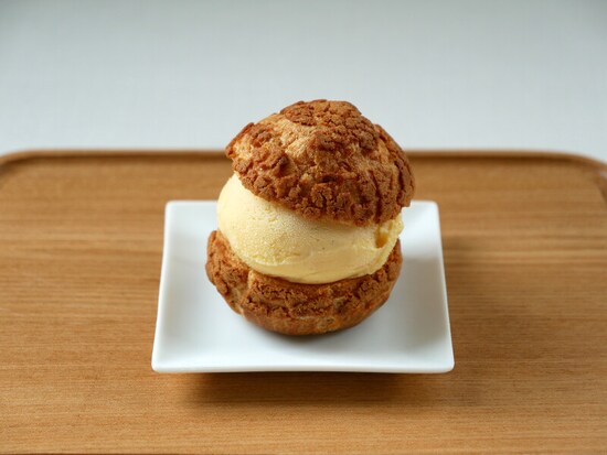 シュー ア ラ クレームと同じ見た目にこだわったシュー ア ラ グラス