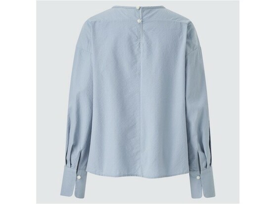 ギャザーが入っていておしゃれ見えします