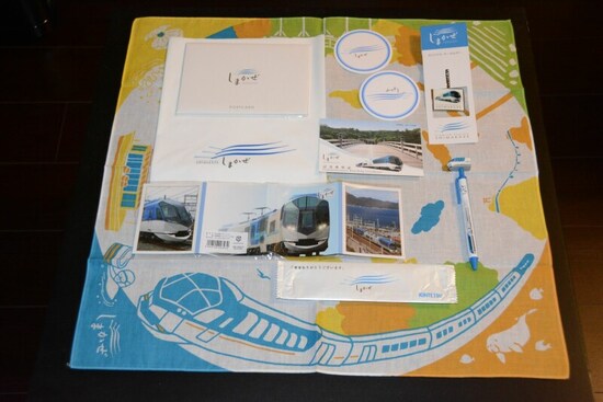 「しまかぜ」グッズの数々