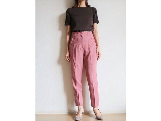 ZARA　ハイウエストパンツ　4990円（税込）