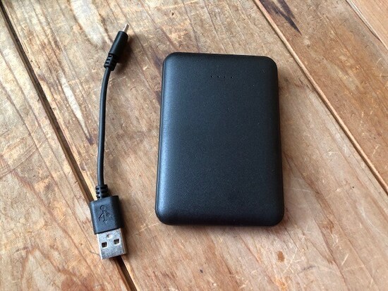 充電用のケーブルが付属