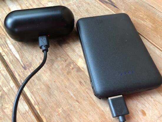 ダイソーの完全ワイヤレスイヤホンも充電可能