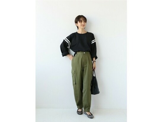 アニマル柄のフラットシューズは秋冬コーデのポイントに◎　出典：WEAR