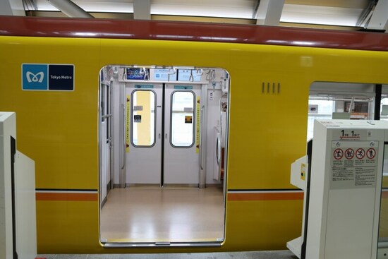 ぞろ目車両1111