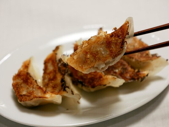「焼きギヨウザ」がイチオシ（2021年11月23日撮影）