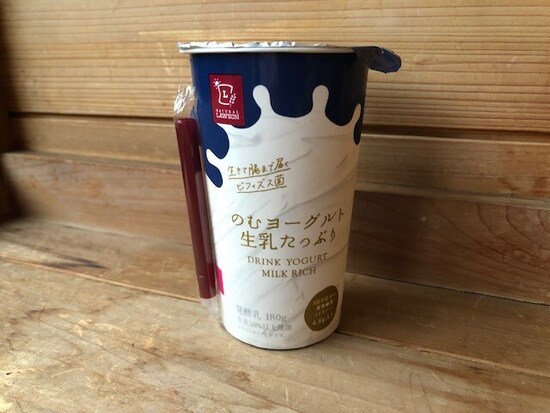 「のむヨーグルト　生乳たっぷり」