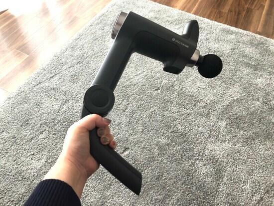 ハンドルを伸ばせば届きにくい背中のケアもできる