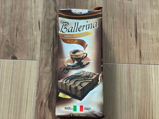 業務スーパーのコーヒークリーム入り　チョコレートケーキ